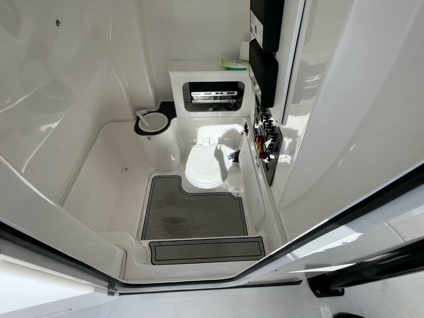2024 Sea Fox 288 Commander - Image 7
