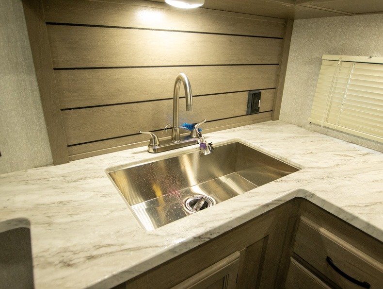 2023 Coachmen Chaparral Lite 25RE - Image 12