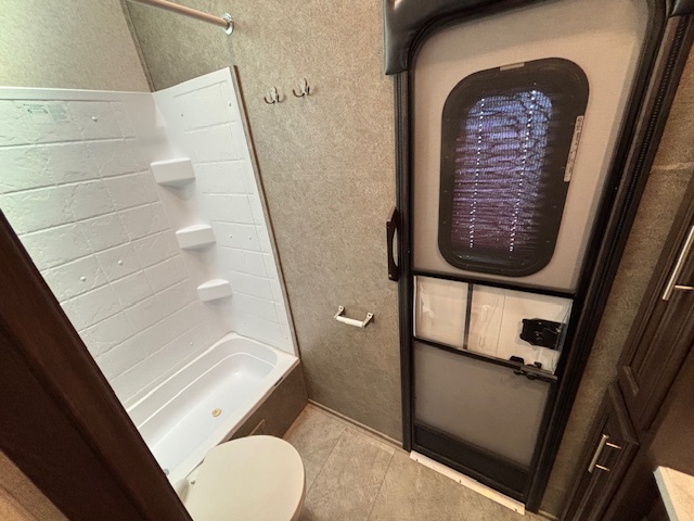 2018 Jayco North Point 379DBFS - Image 36