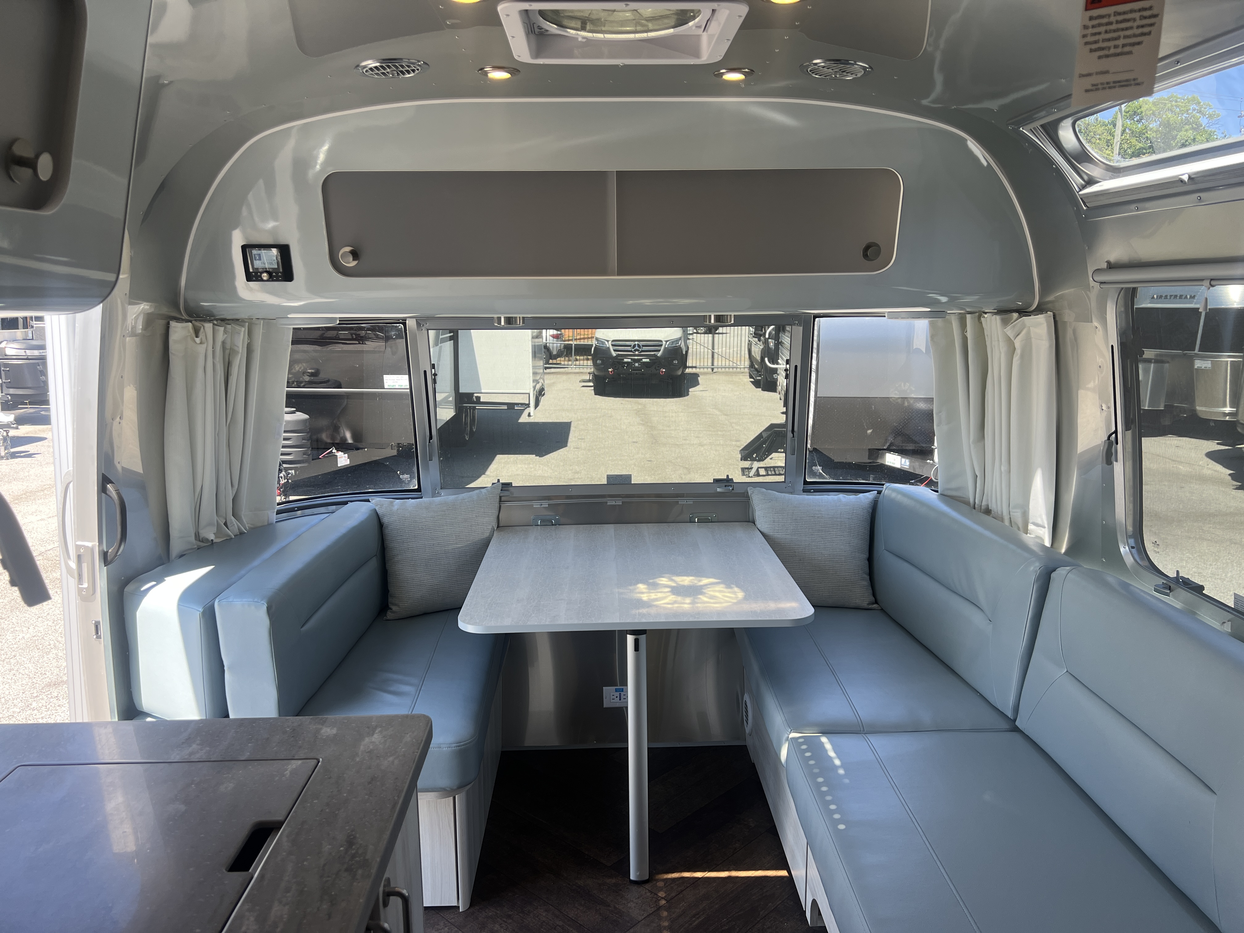 2026 Airstream International 25FB - Image 6