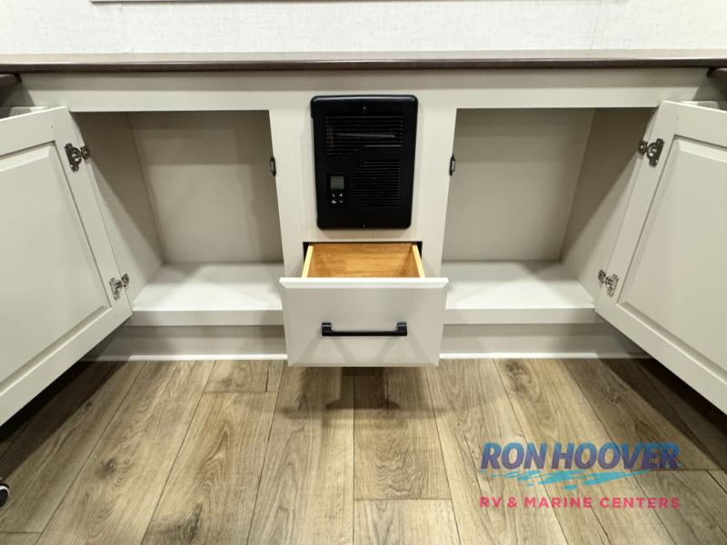 2026 FOREST RIVER 425FO - Image 22
