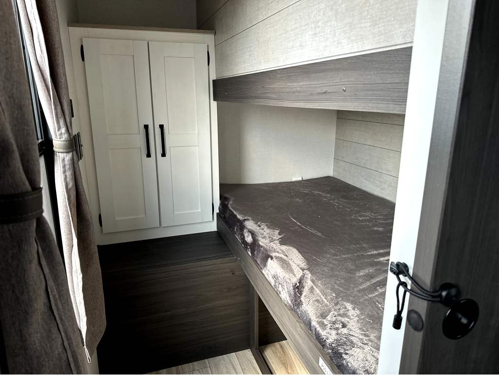 2027 VENTURE RV SIENNA 311VDB - Image 20