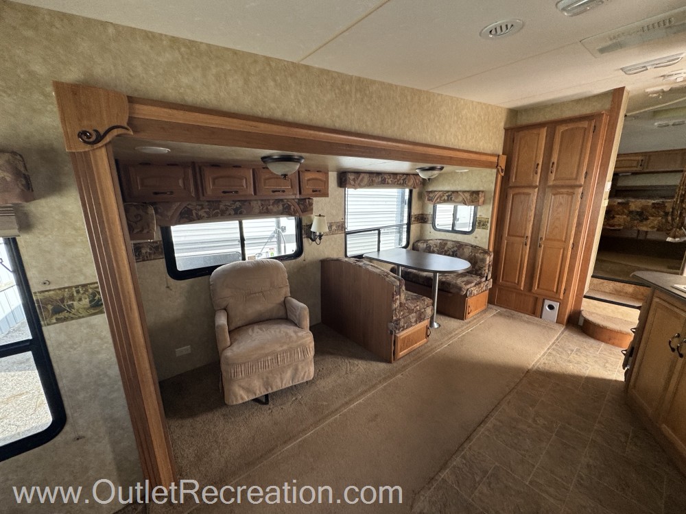 2009 COACHMEN CHAPARRAL LITE 268RLS - Image 8