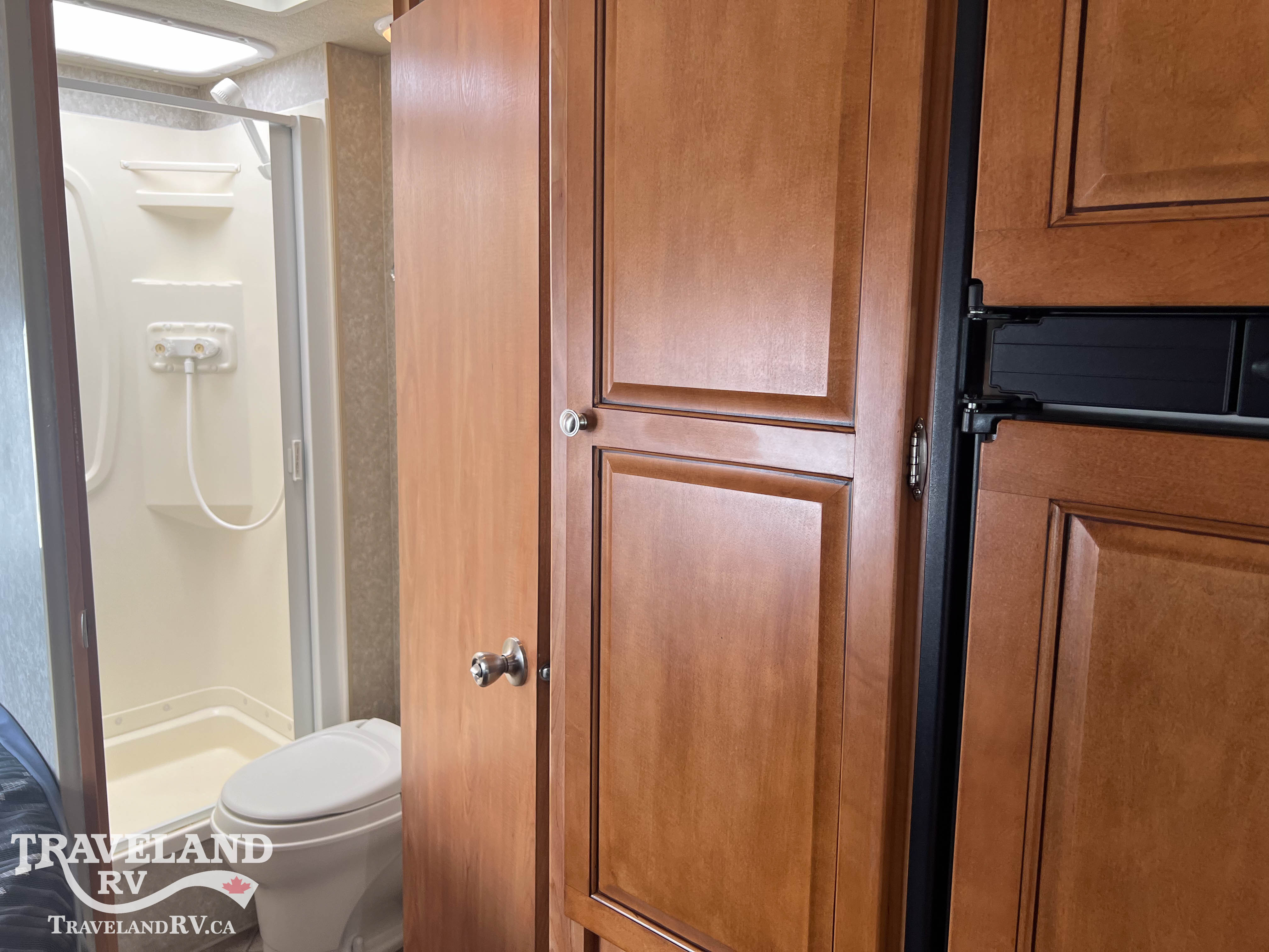 2010 Winnebago Access 24V - Image 24