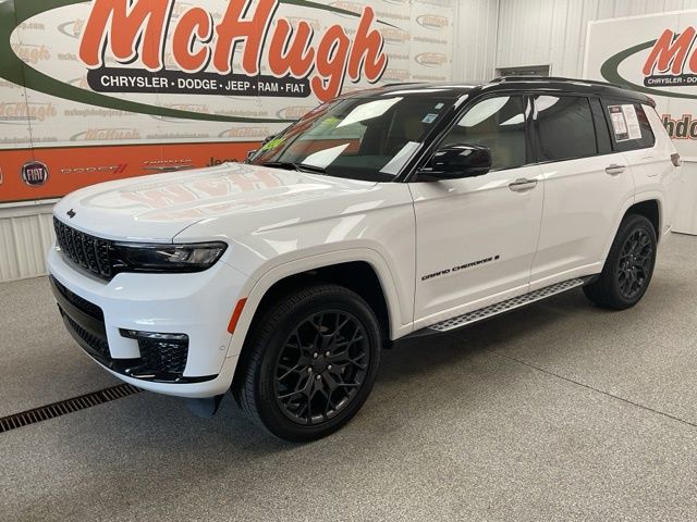 2025 Jeep Grand-Cherokee-L Laredo Altitude 4x4 - Image 1