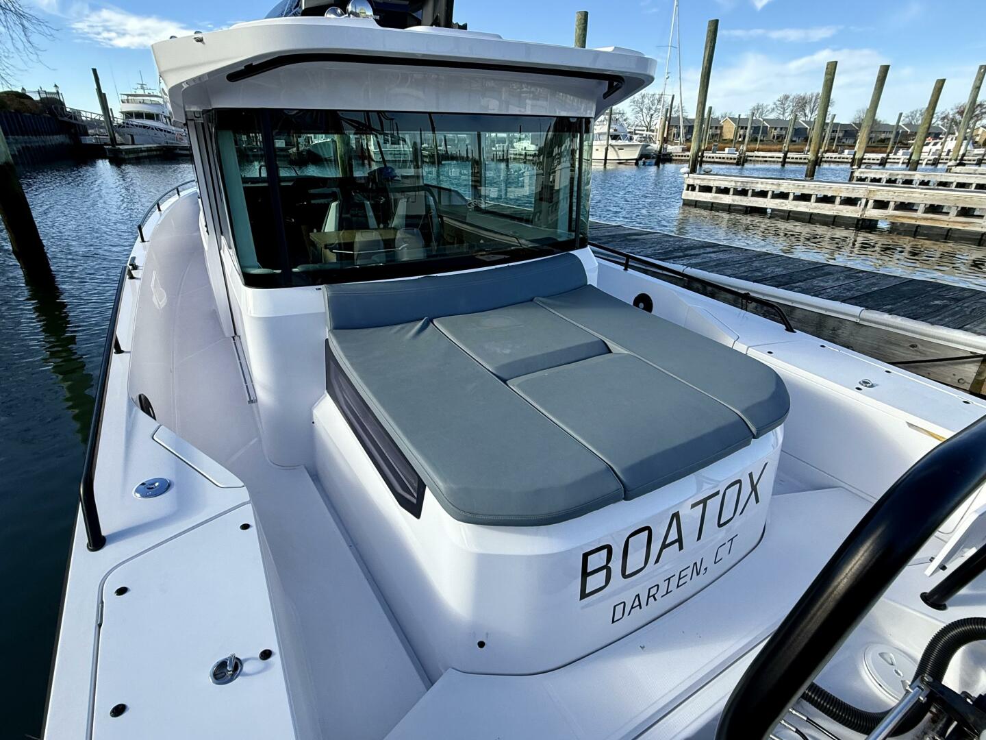2023 Axopar 37 Cross Cabin - Image 22
