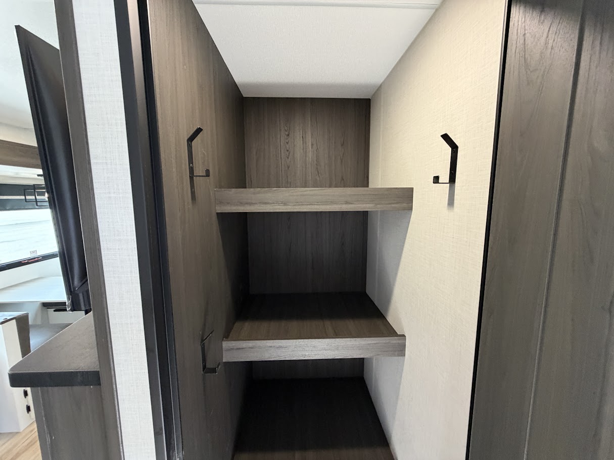 2027 VENTURE RV SPORTTREK 292VRB - Image 18