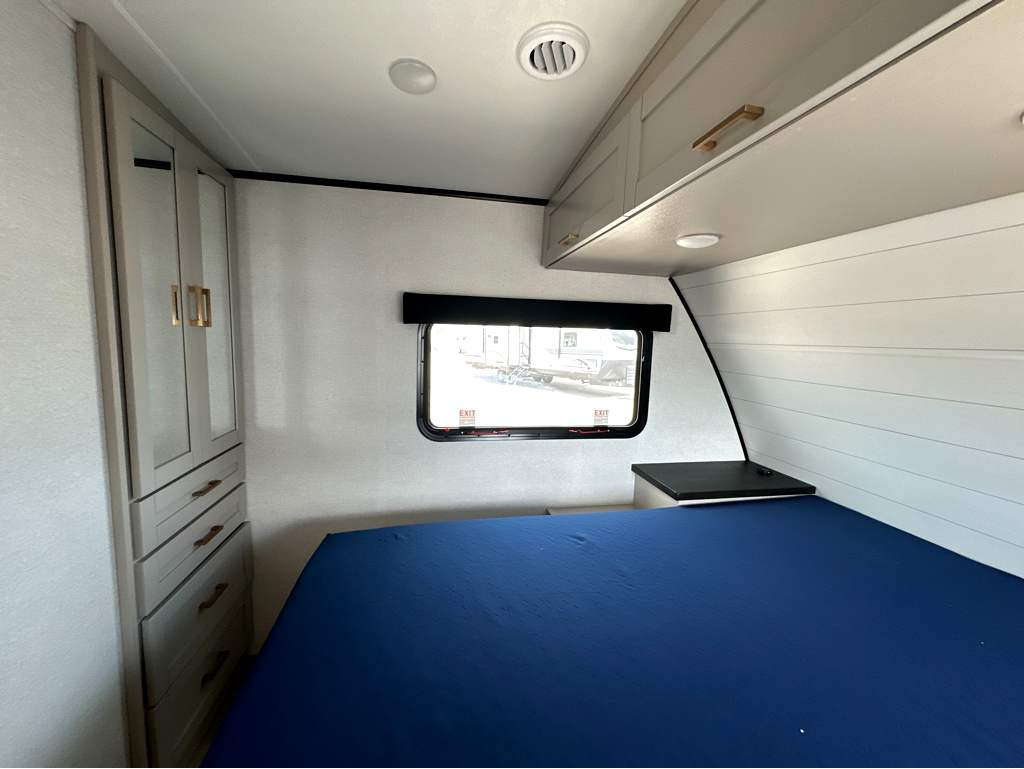 2027 JAYCO JAY FEATHER 29QBH - Image 22