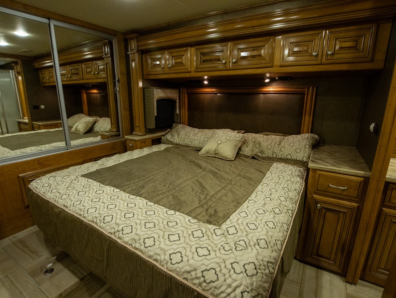 2015 Thor Motor Coach Tuscany 40KQ - Image 18