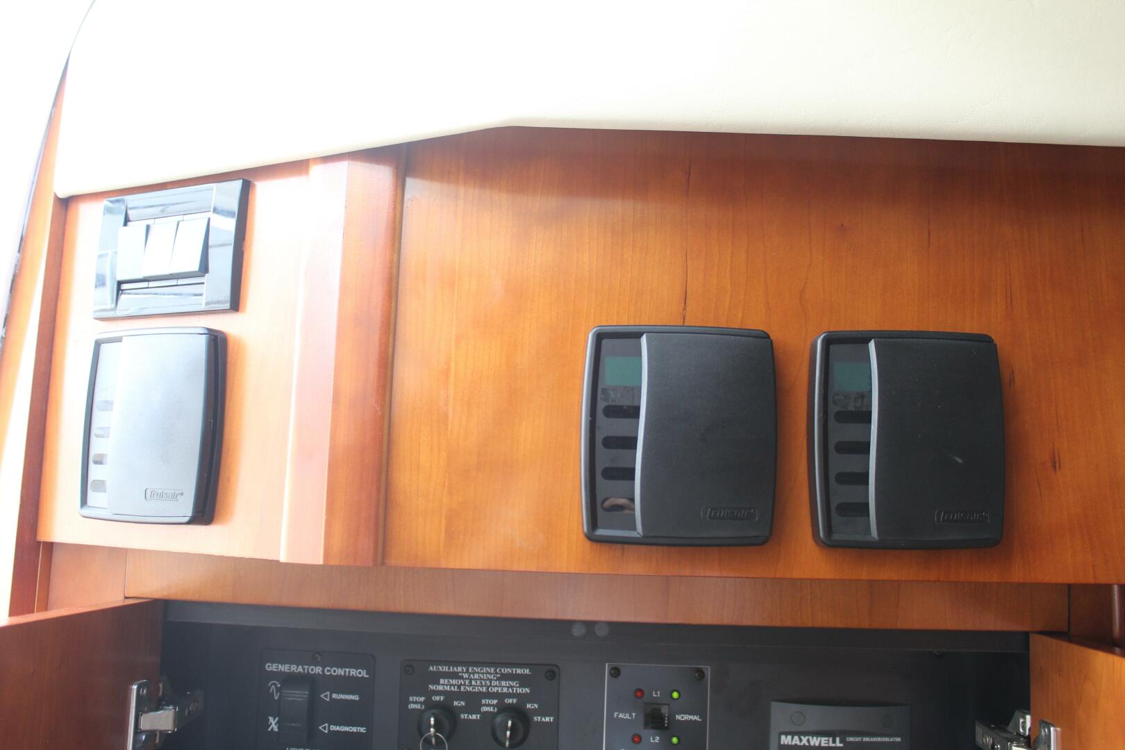 2007 Cruisers Yachts 420 Express - Image 27