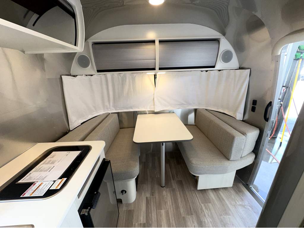 2026 AIRSTREAM BAMBI 16RB - Image 10