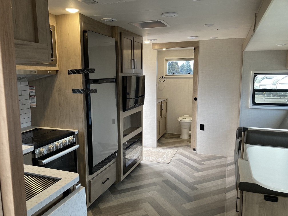 2023 Ember RV Touring Edition 26RB - Image 29