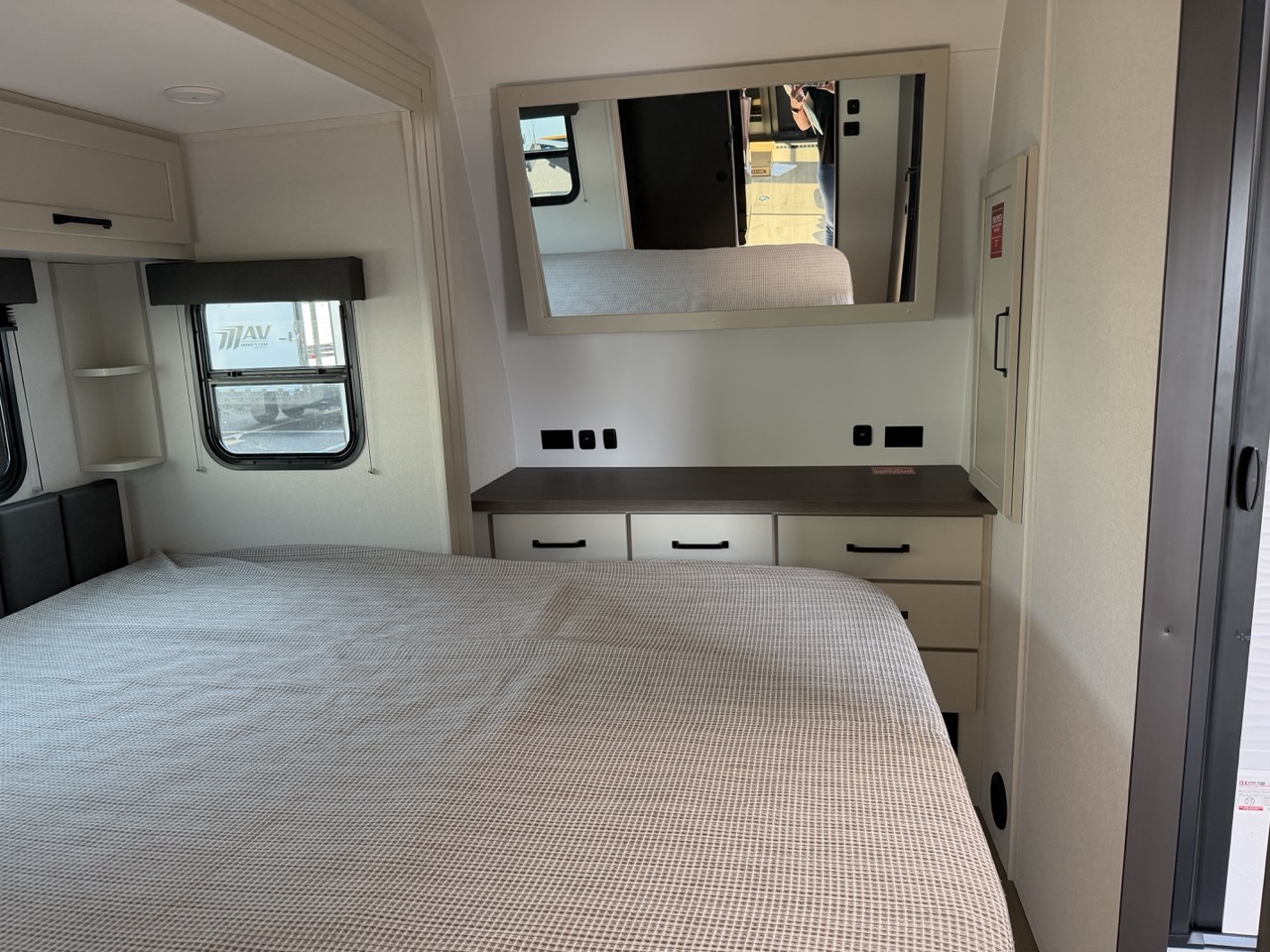 2026 Grand Design Momentum G-Class 21G - Image 7