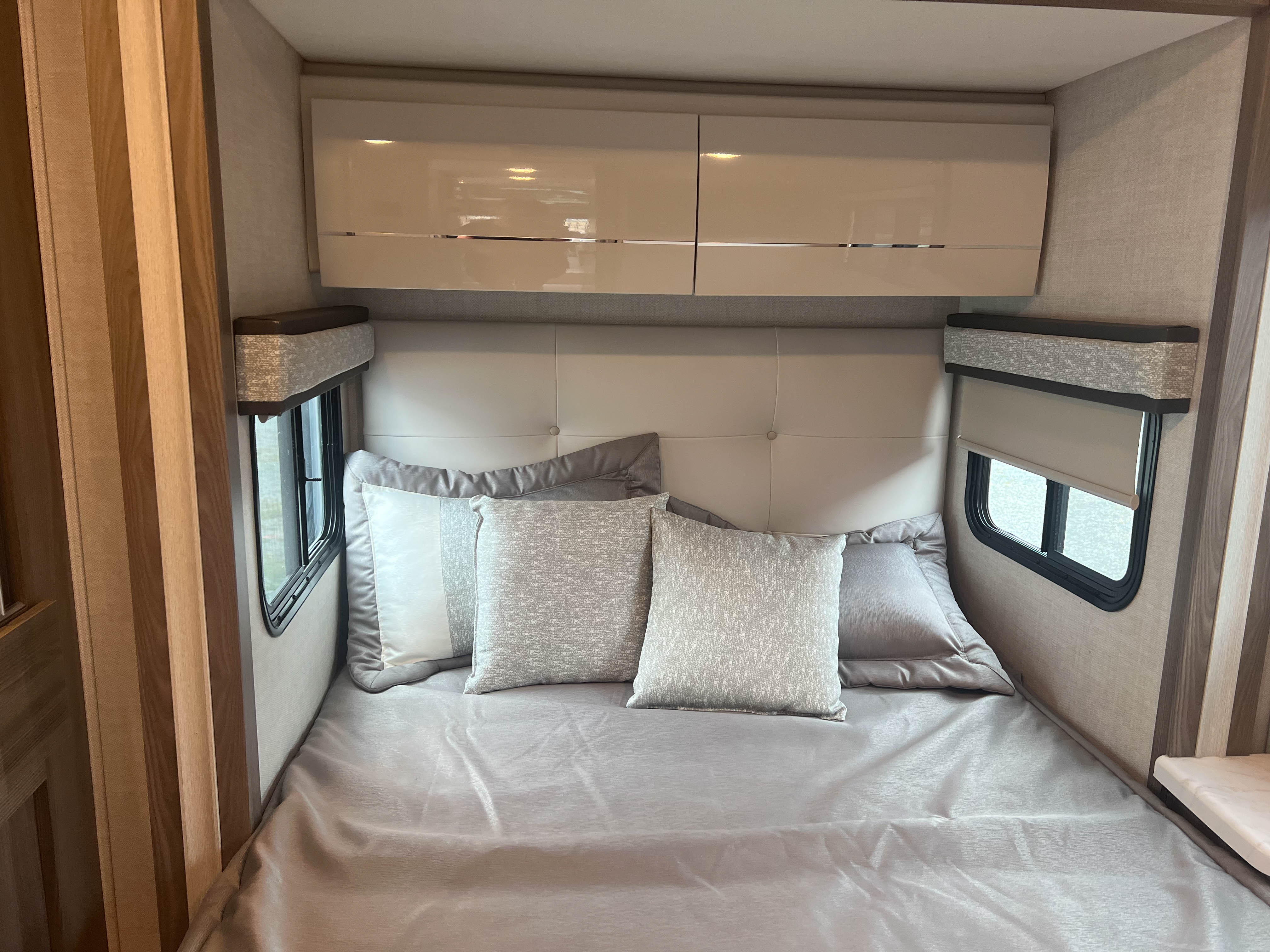 2024 Thor Motor Coach Tiburon 24RW - Image 25