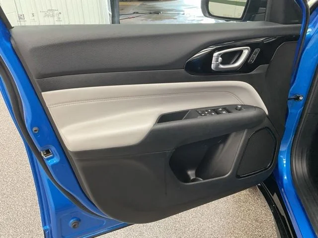 2024 Jeep Compass Utility 4D Limited 4WD - Image 11