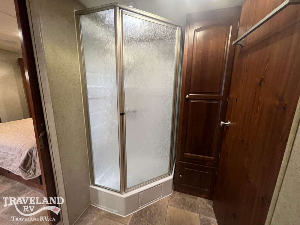 2013 FOREST RIVER ROCKWOOD ULTRA LITE 8315BSS HANDYMAN SPECIAL - Image 18
