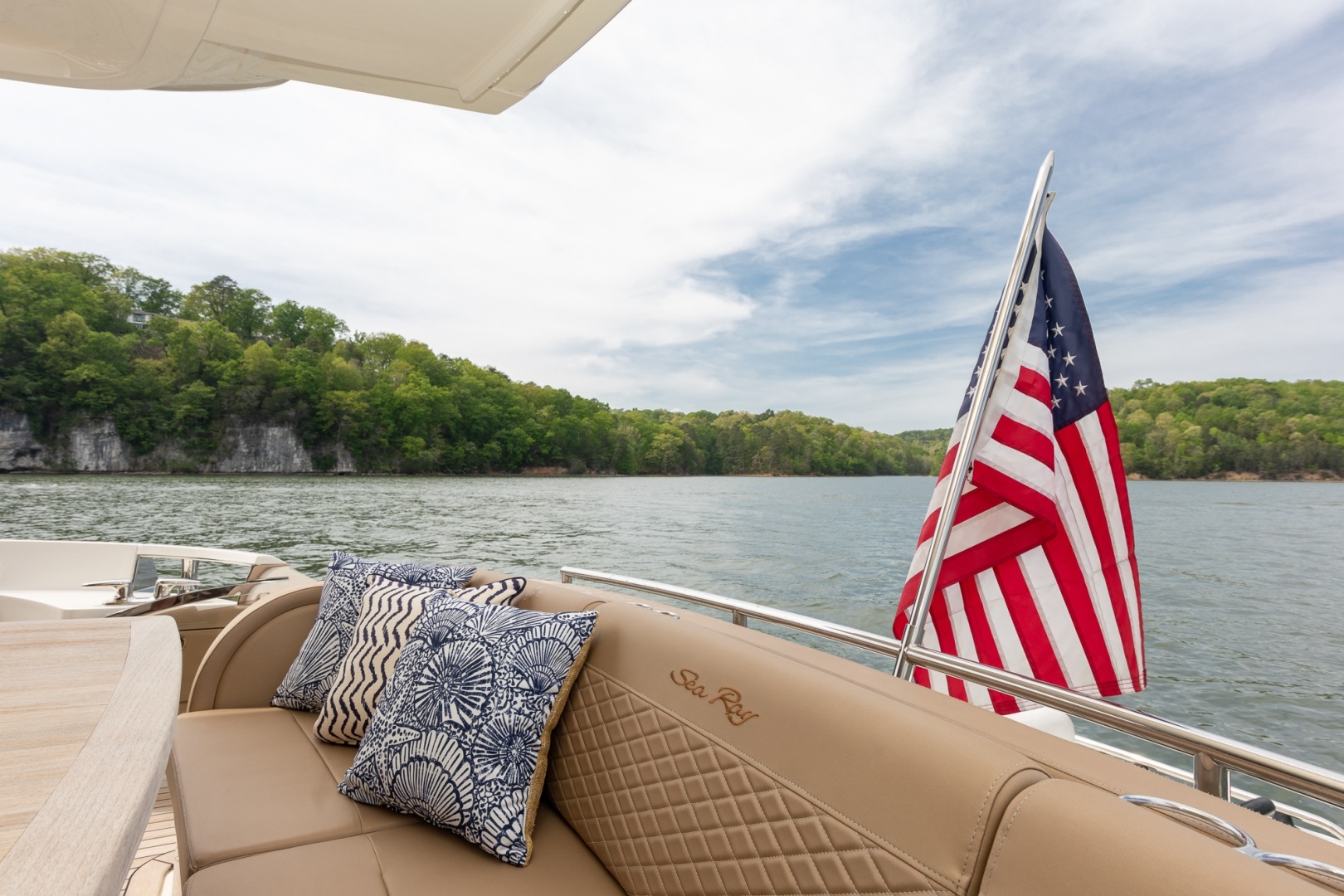 2018 Sea Ray L650 FLY - Image 16