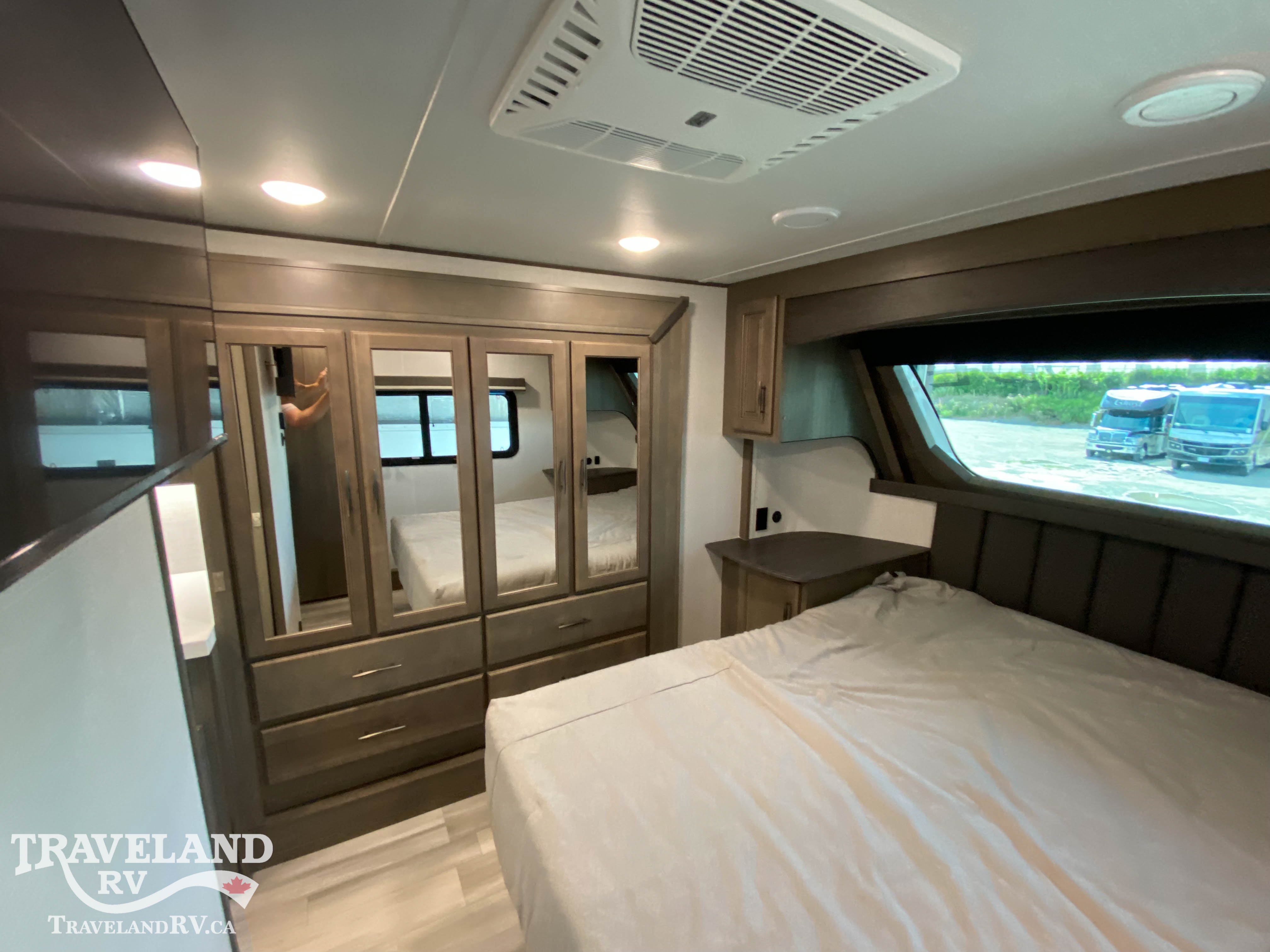 2023 Grand Design SOLITUDE 2930RL - Image 19