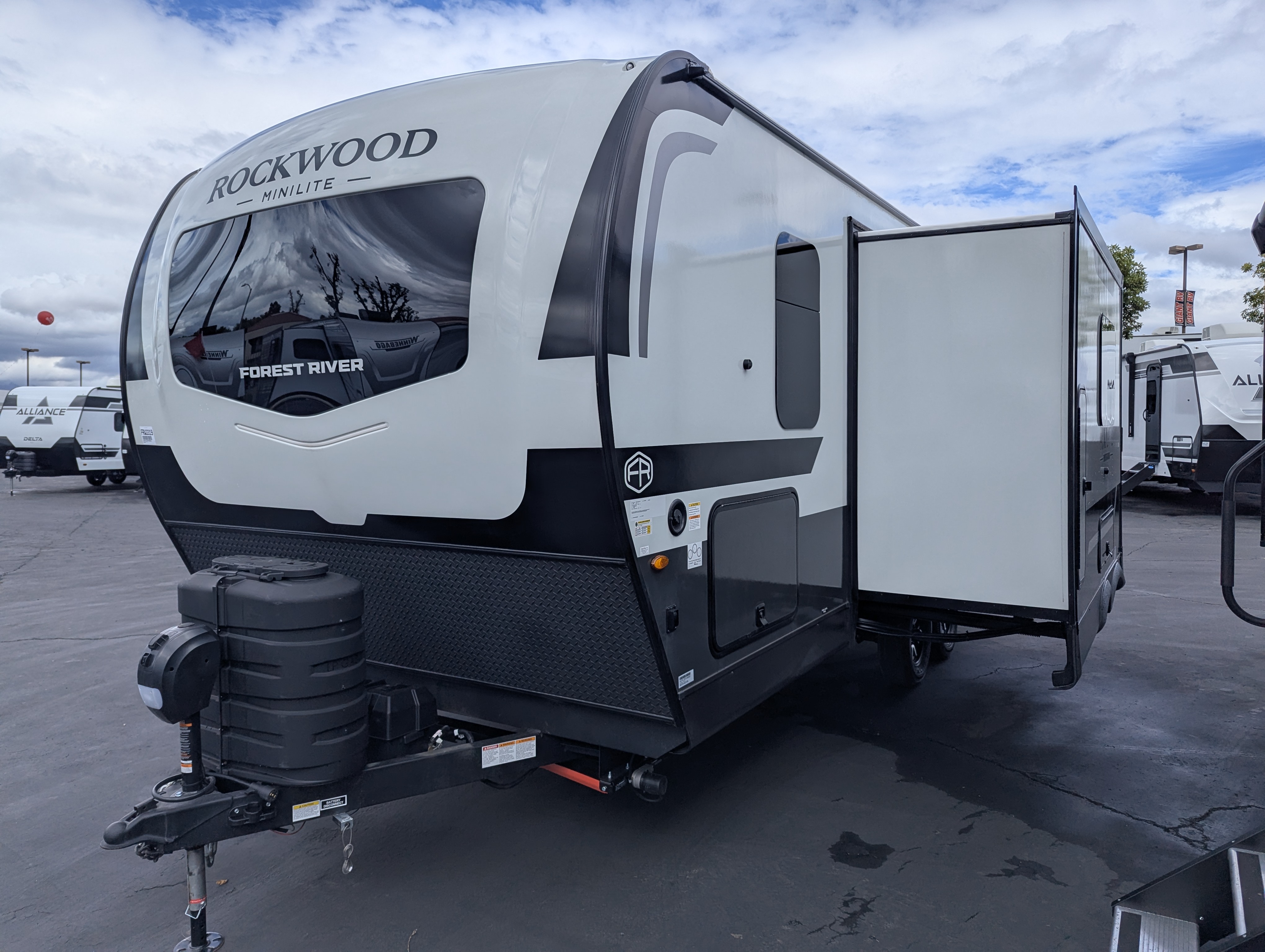 2026 Forest River Rockwood Mini Lite 2214S - Image 3