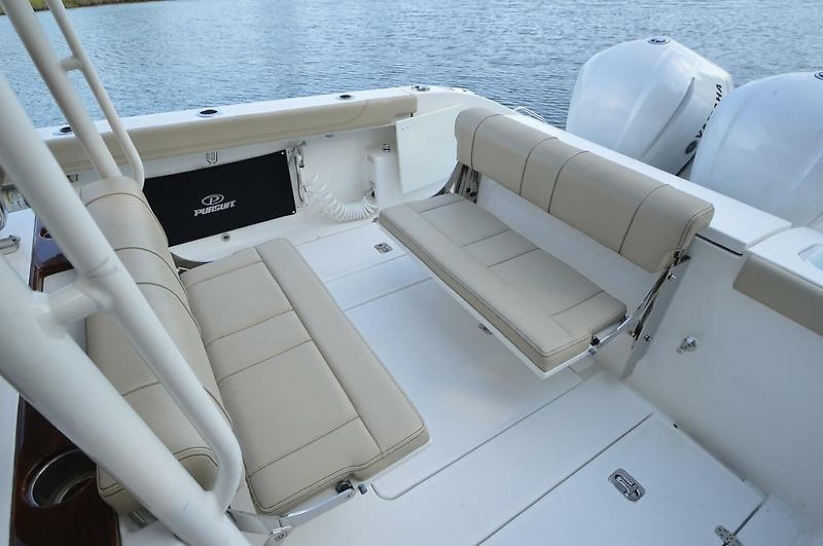 2019 PURSUIT S 288 Sport Base - Image 48