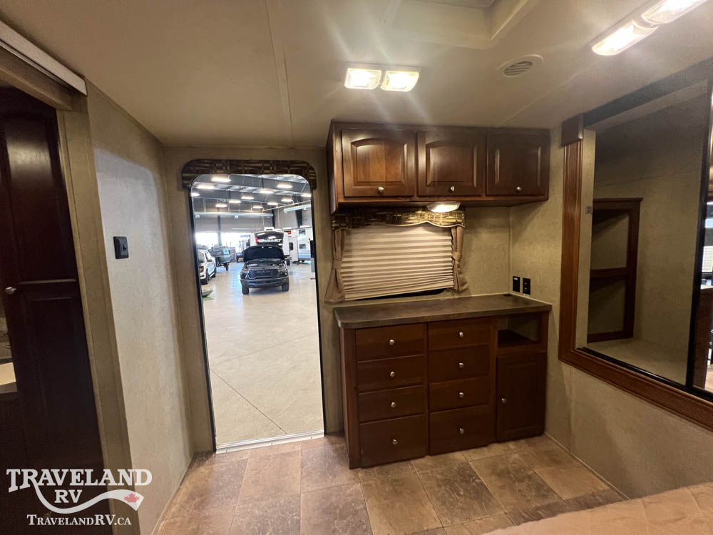 2013 FOREST RIVER ROCKWOOD ULTRA LITE 8315BSS HANDYMAN SPECIAL - Image 16