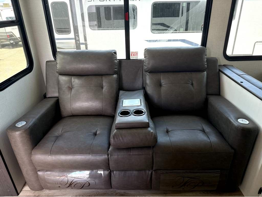 2027 VENTURE RV SPORTTREK 312VTB - Image 16