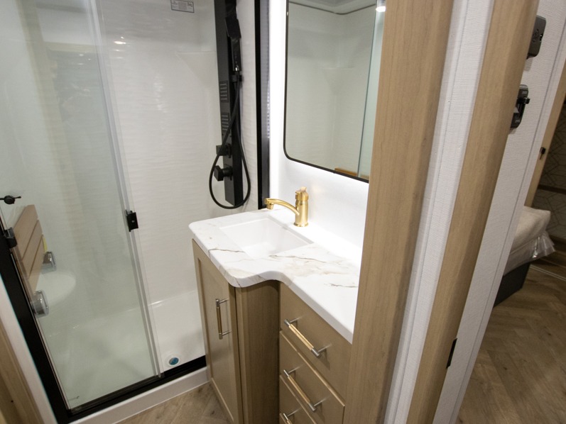 2025 Keystone Raptor 415 - Image 19