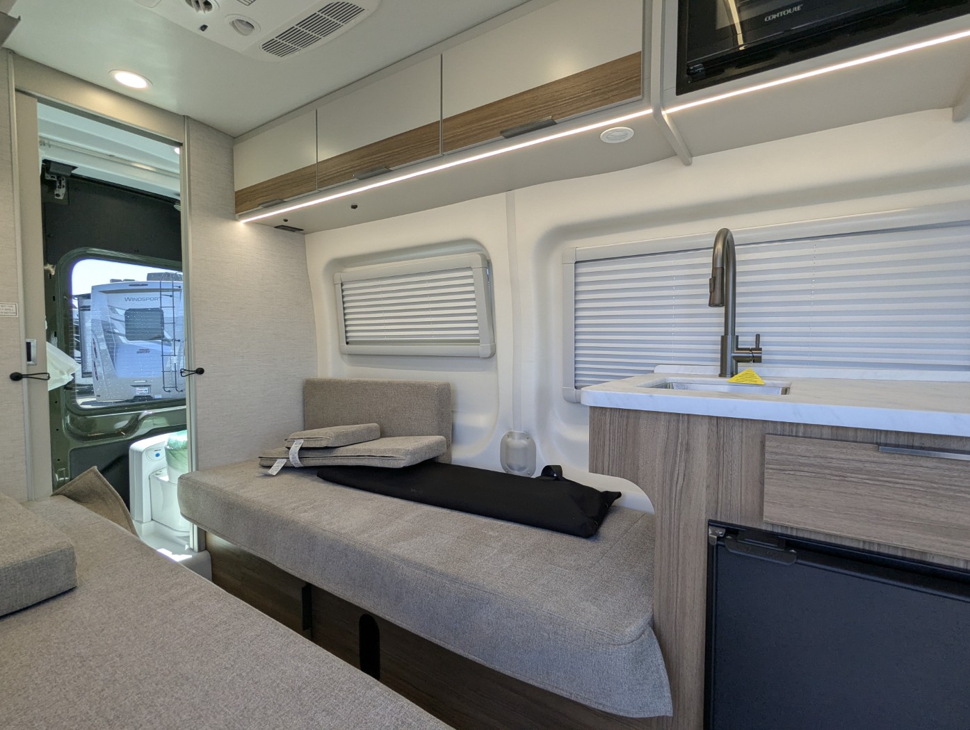 2027 Thor Motor Coach Talavera 1930 - Image 18