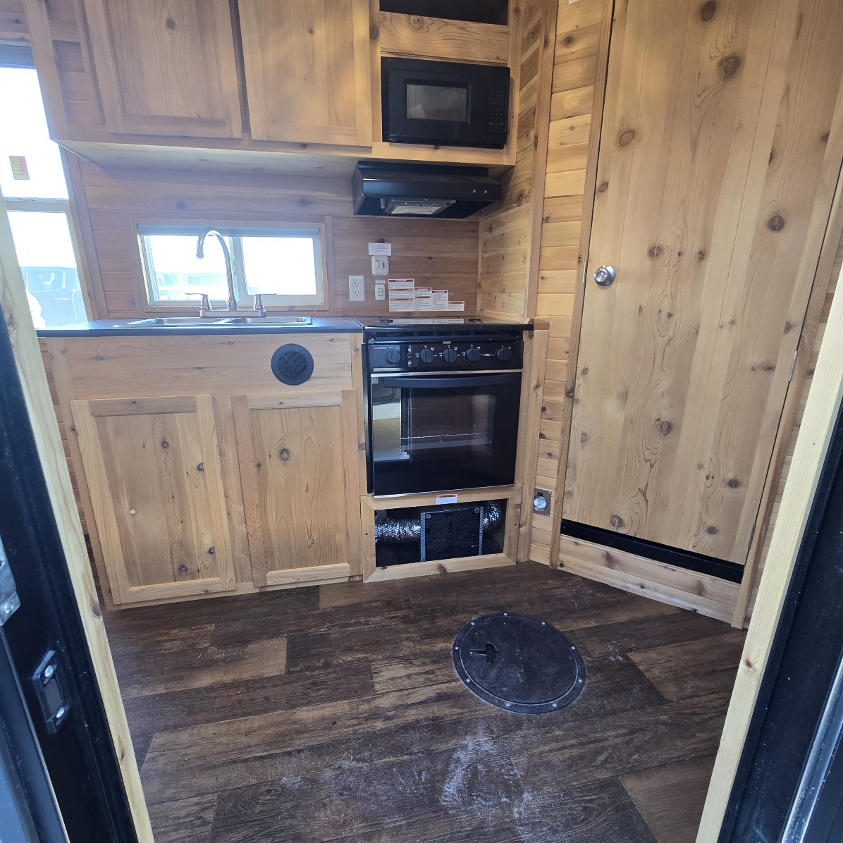 2023 ICE CASTLE SPORT ANGLER RV 6.5X14 - Image 15