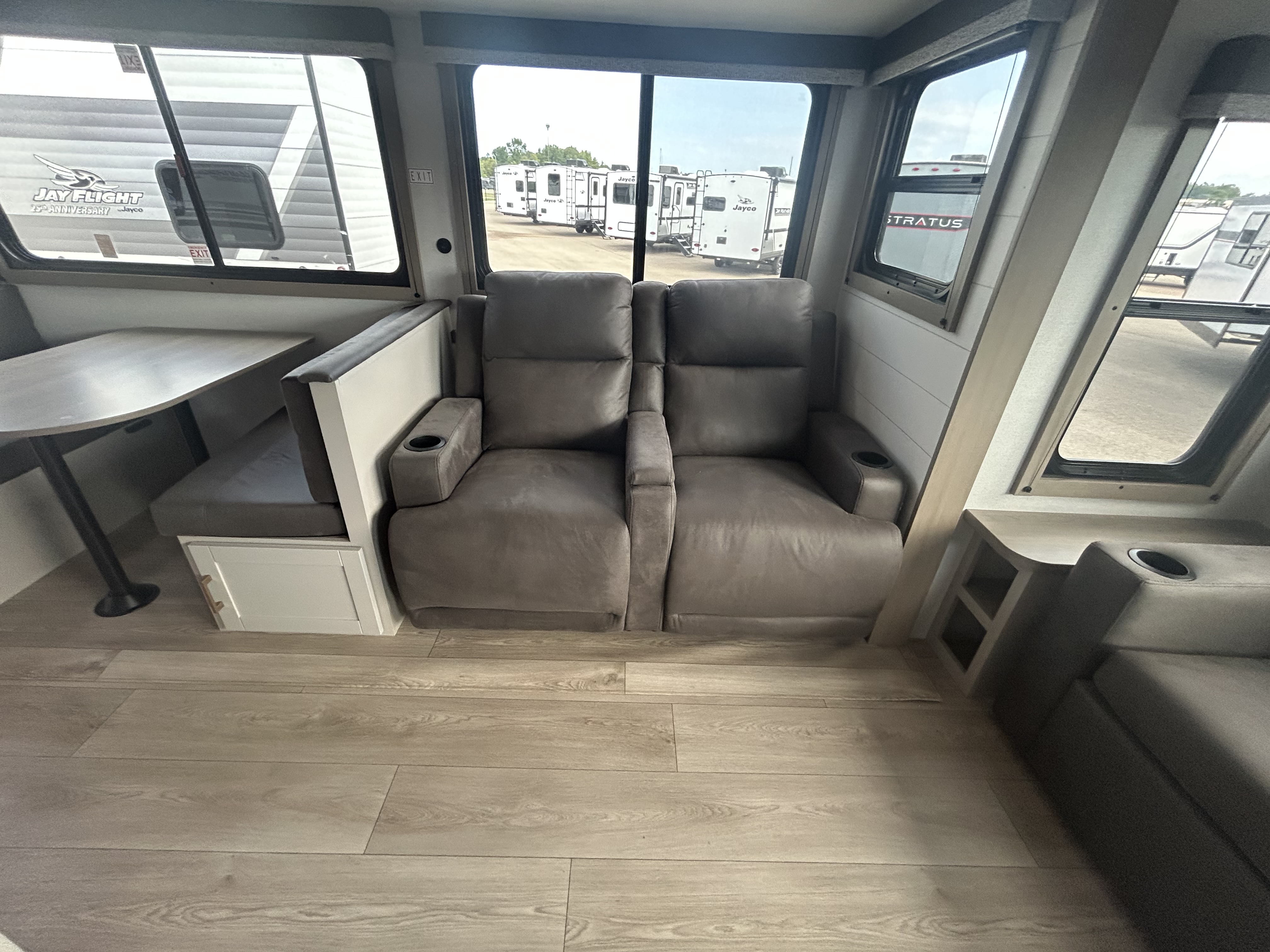 2027 JAYCO JAY FLIGHT 290RLS - Image 19
