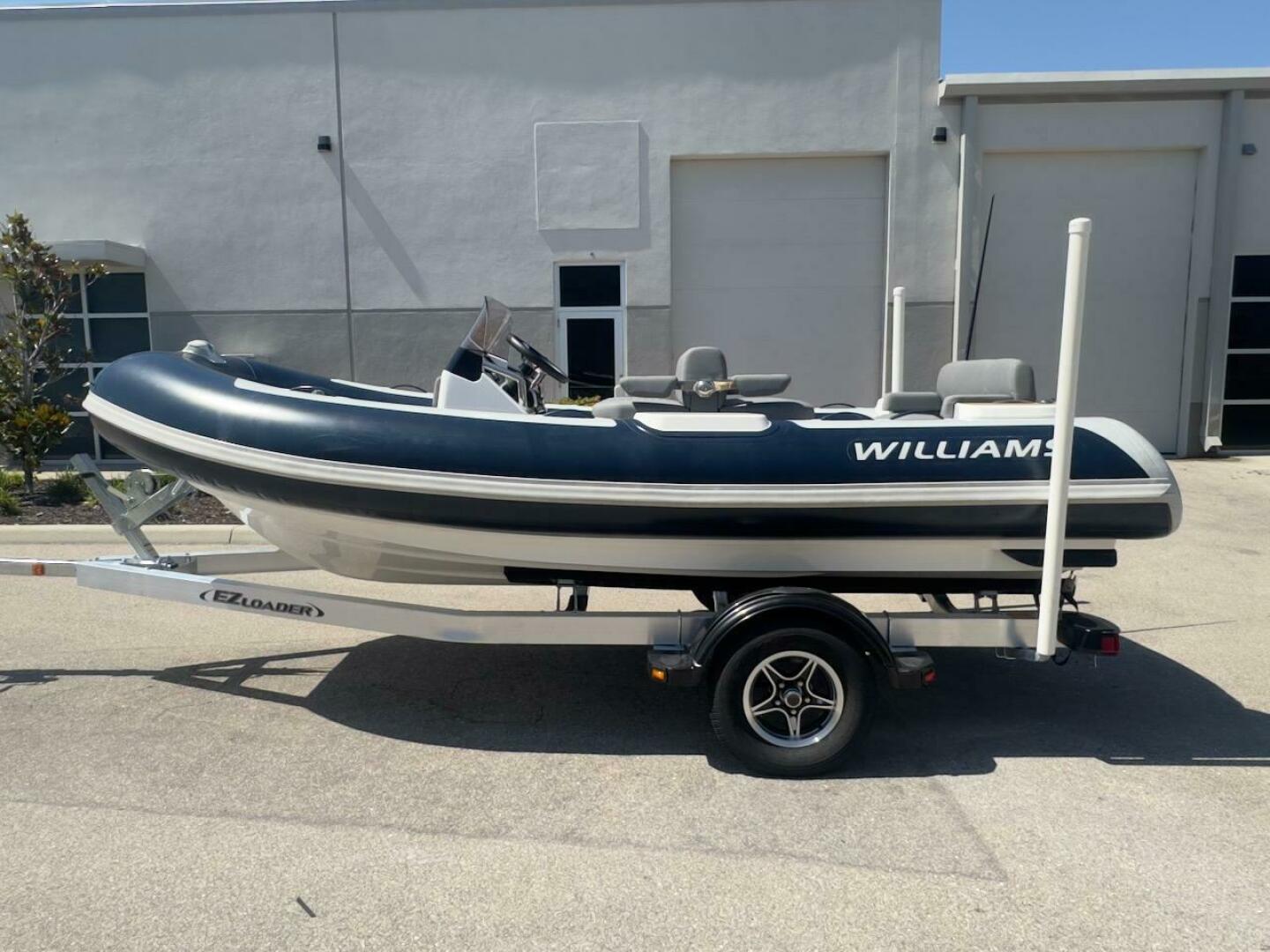 2024 Williams Jet Tenders 445 Diesel Jet Base - Image 4