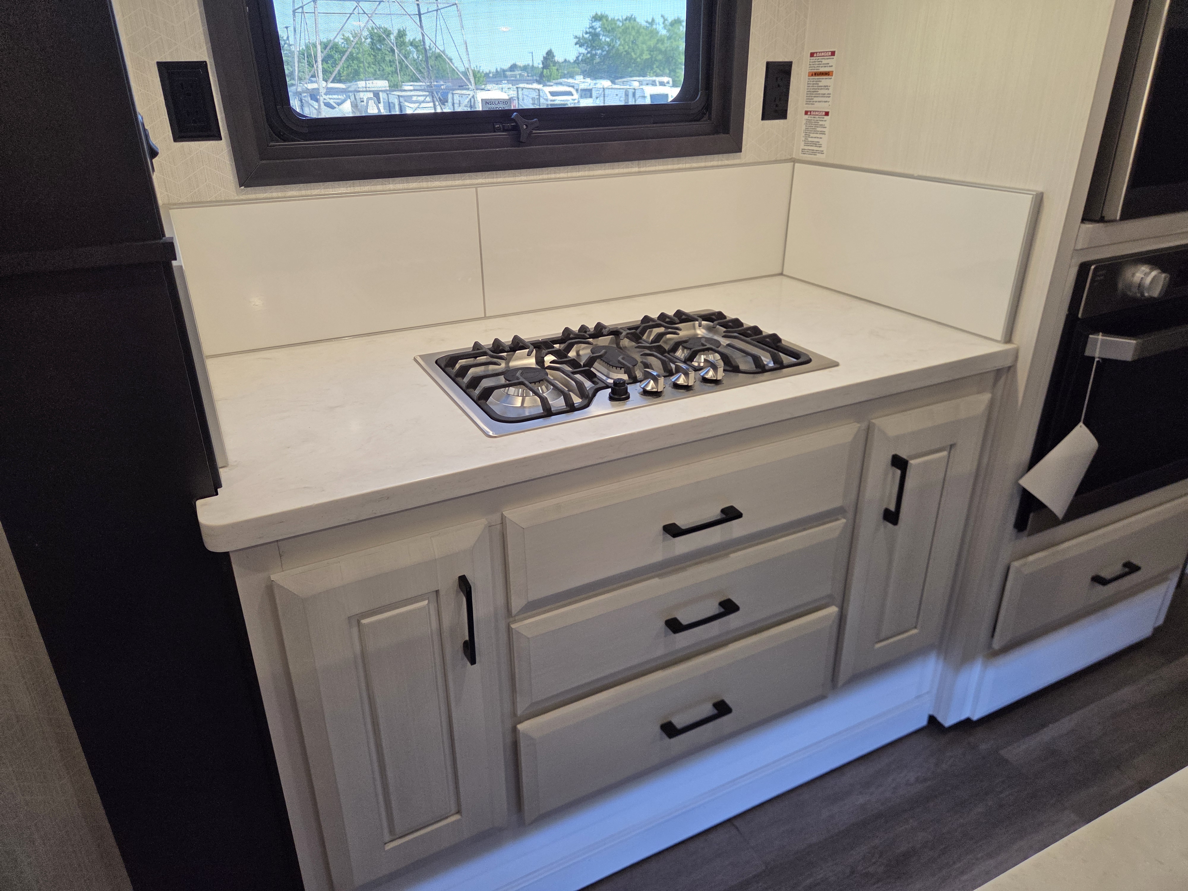 2022 DRV Mobile Suites 41FKMB - Image 11