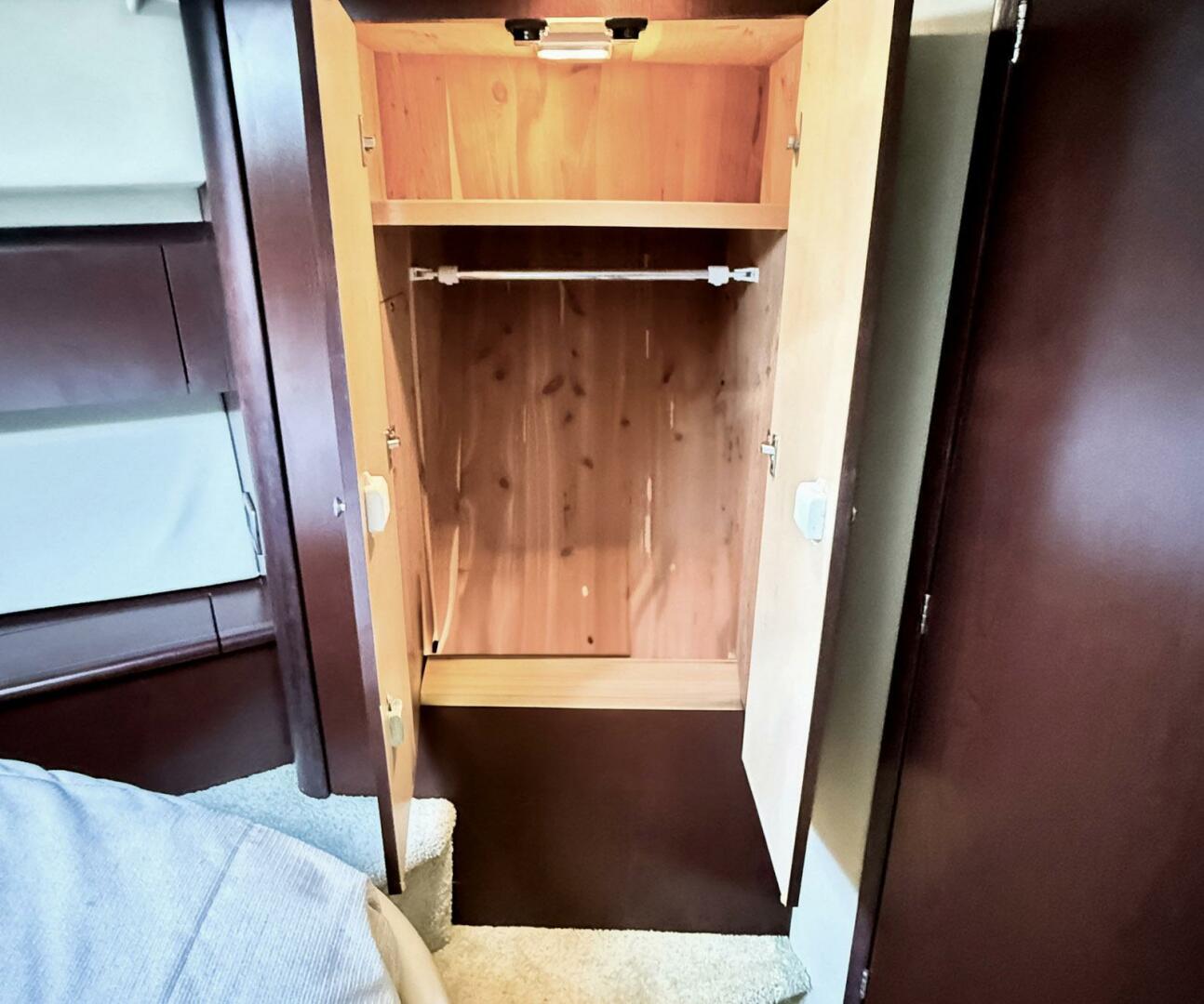 2008 Sea Ray 44 Sedan Bridge - Image 17