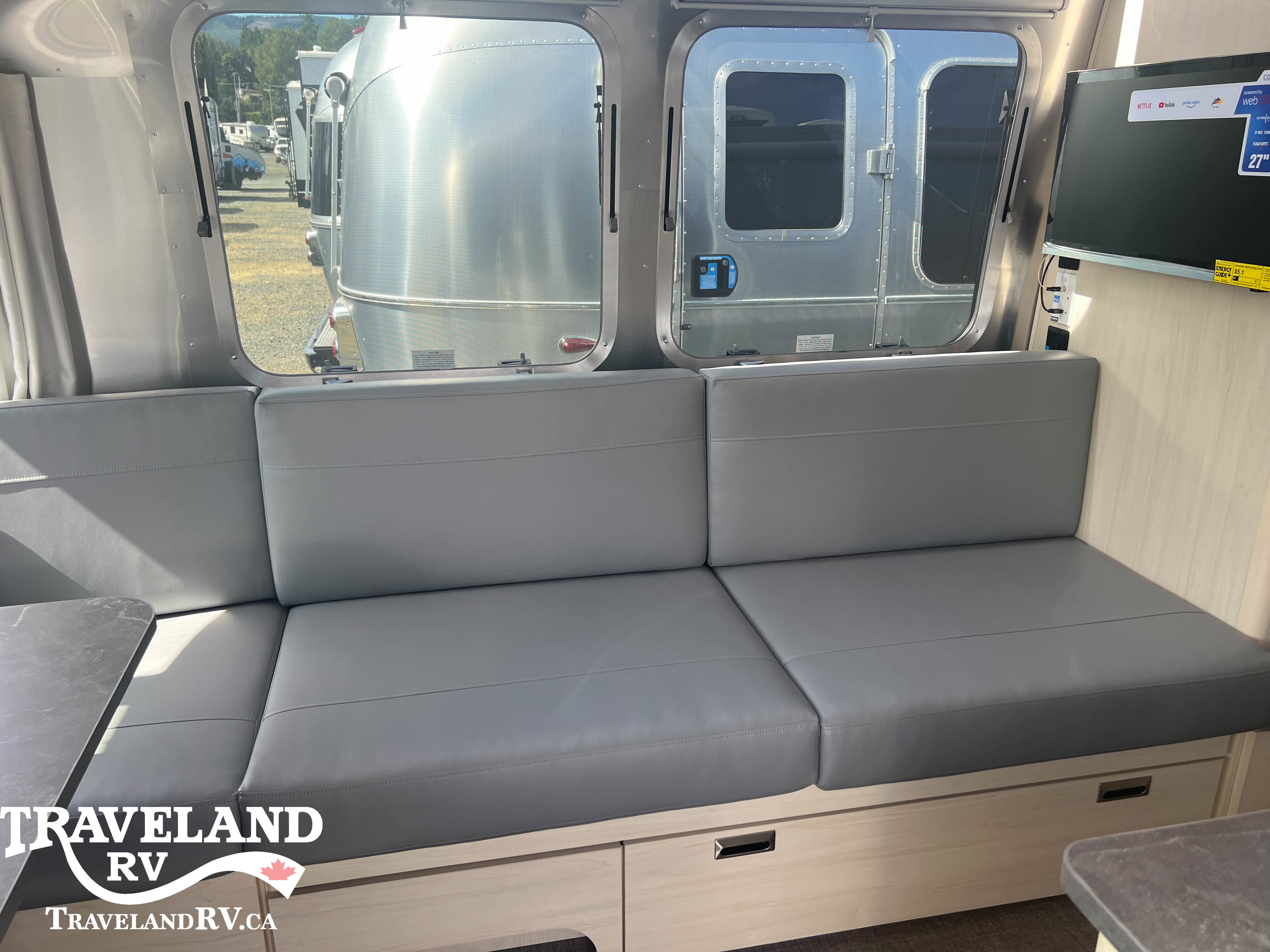 2026 Airstream Flying Cloud 27FB - Image 8