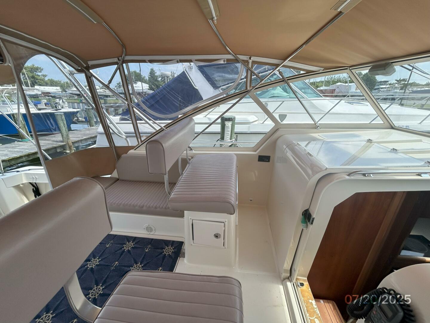 2006 Mainship Pilot 30 Base - Image 22