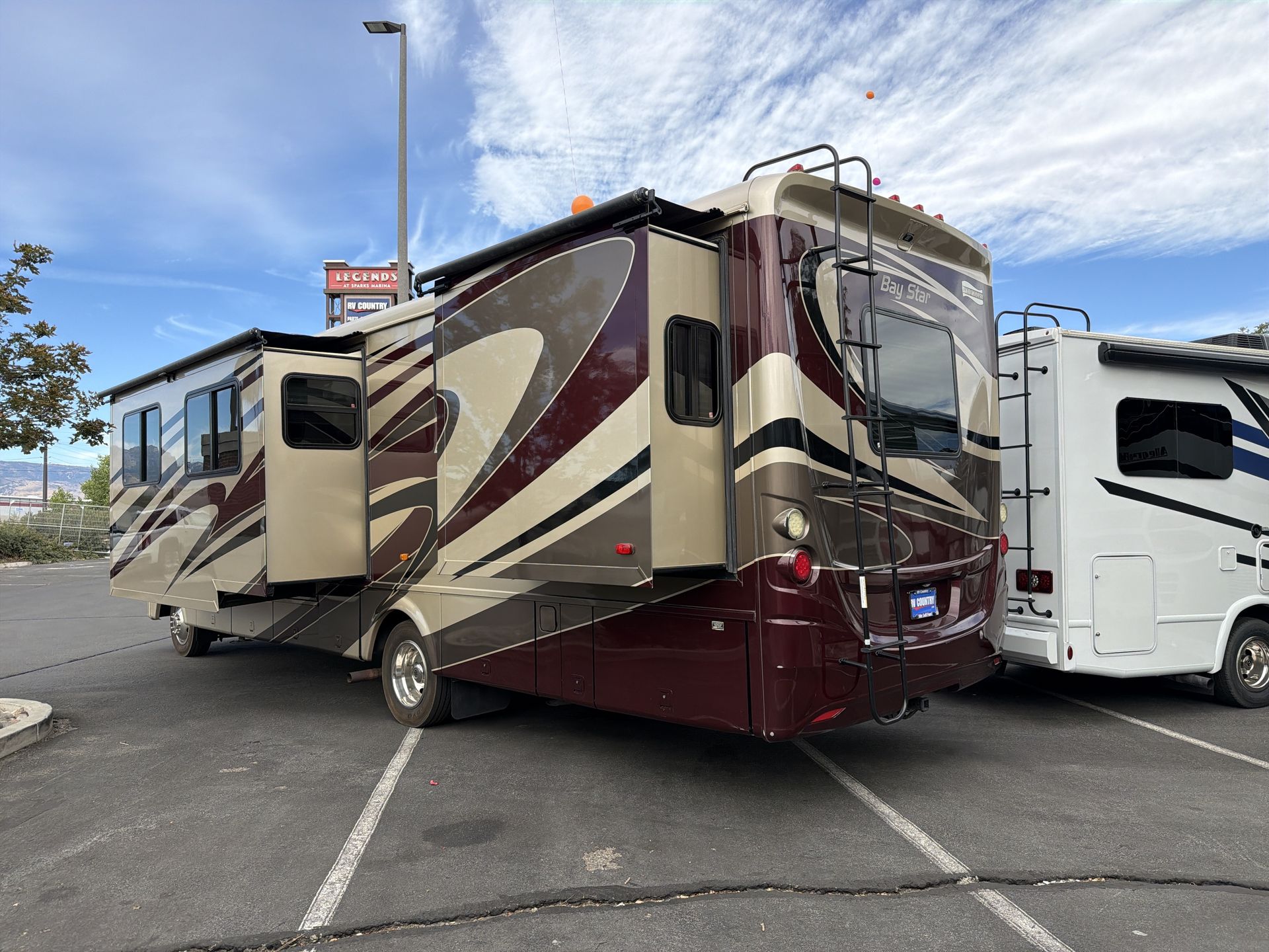 2014 Newmar Bay Star 3309 - Image 14