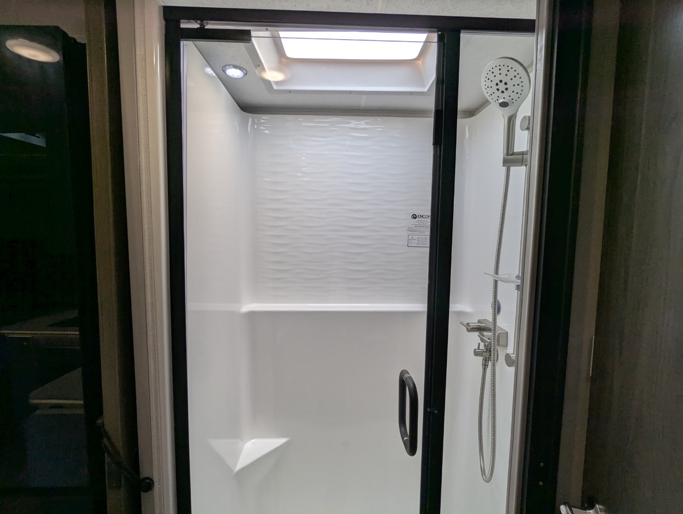 2026 Coachmen Entourage 330DS - Image 29