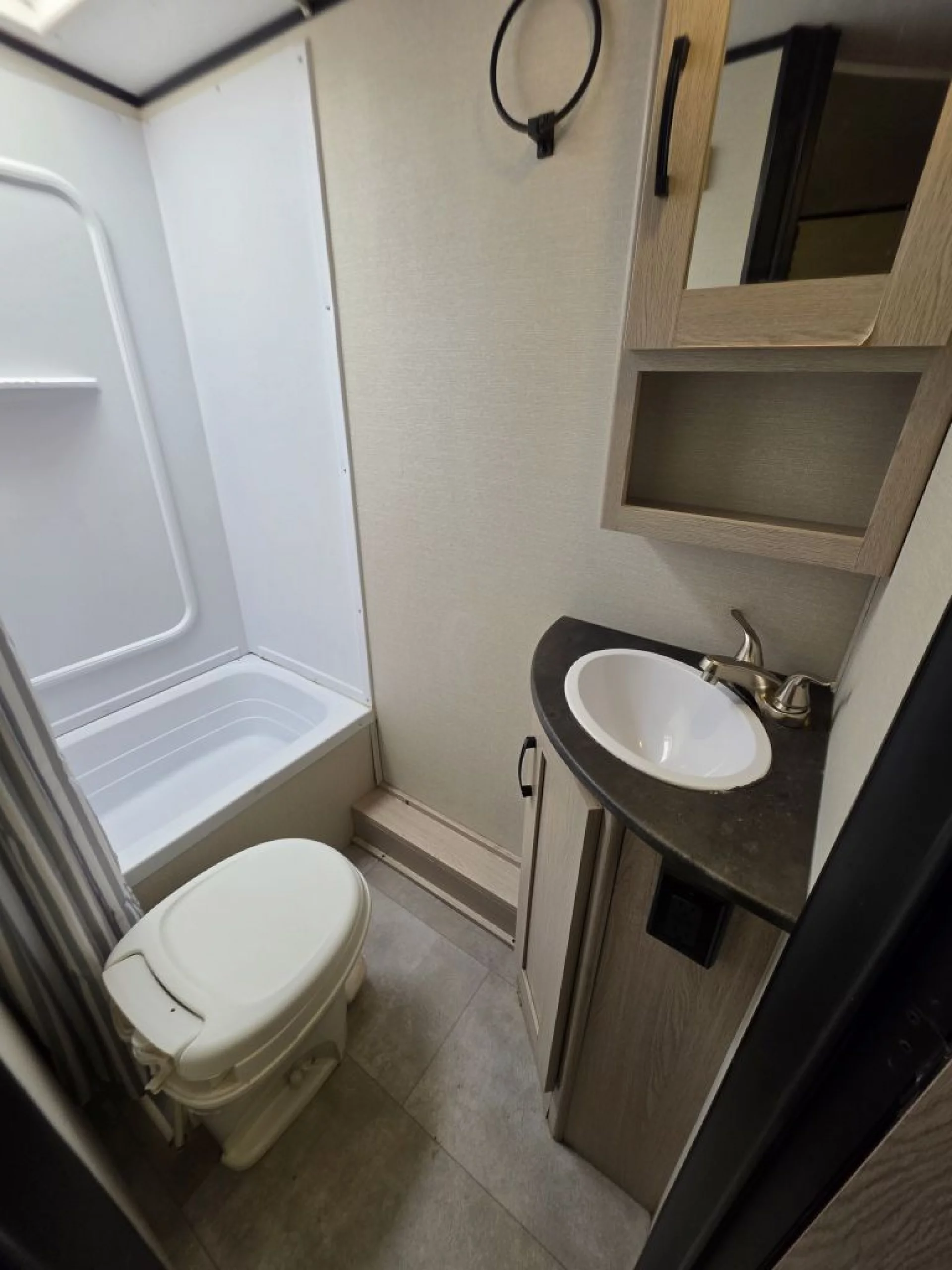 2022 COACHMEN APEX NANO 208BHS - Image 18