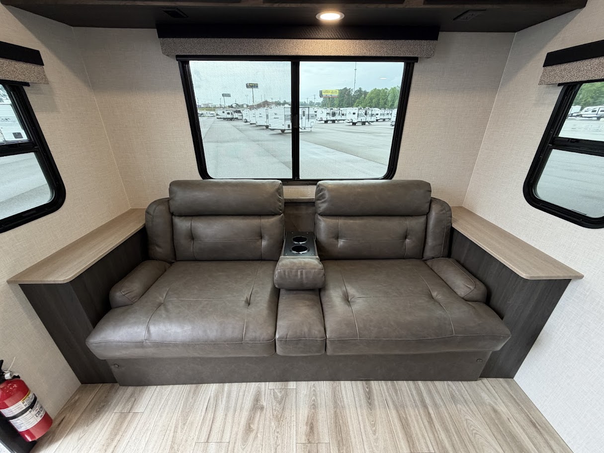 2026 VENTURE RV SPORTTREK STINGER 232VRL - Image 9