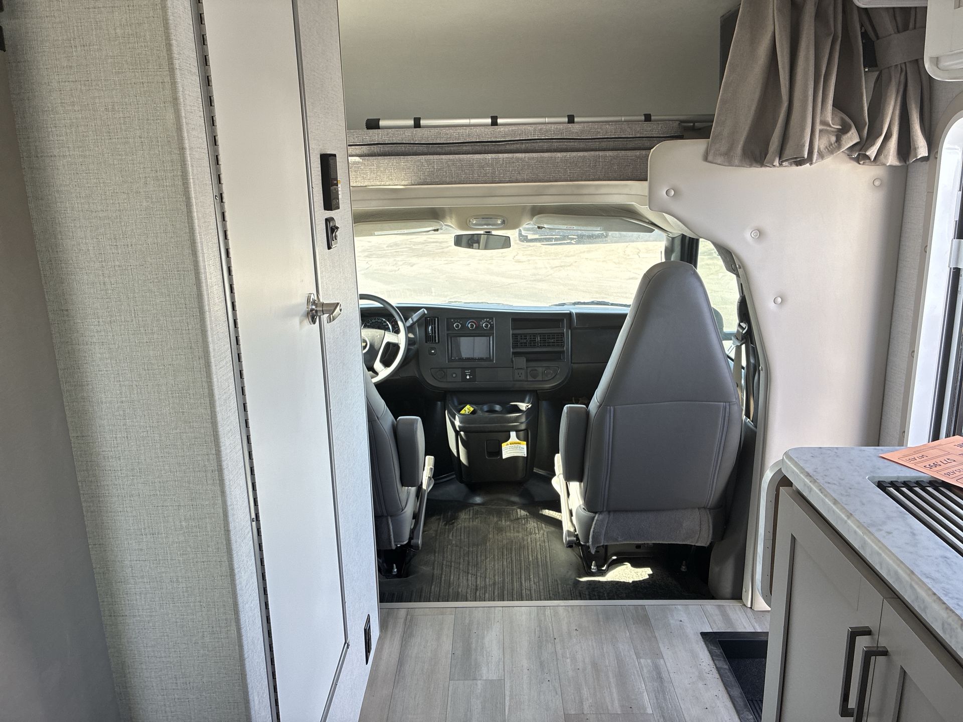 2026 Thor Motor Coach Four Winds Espec 19Z - Image 36