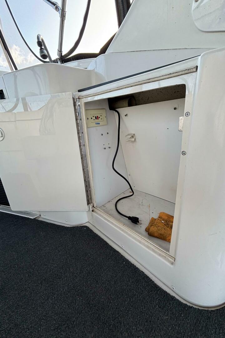 2001 Carver 396 Aft Cabin MY - Image 24