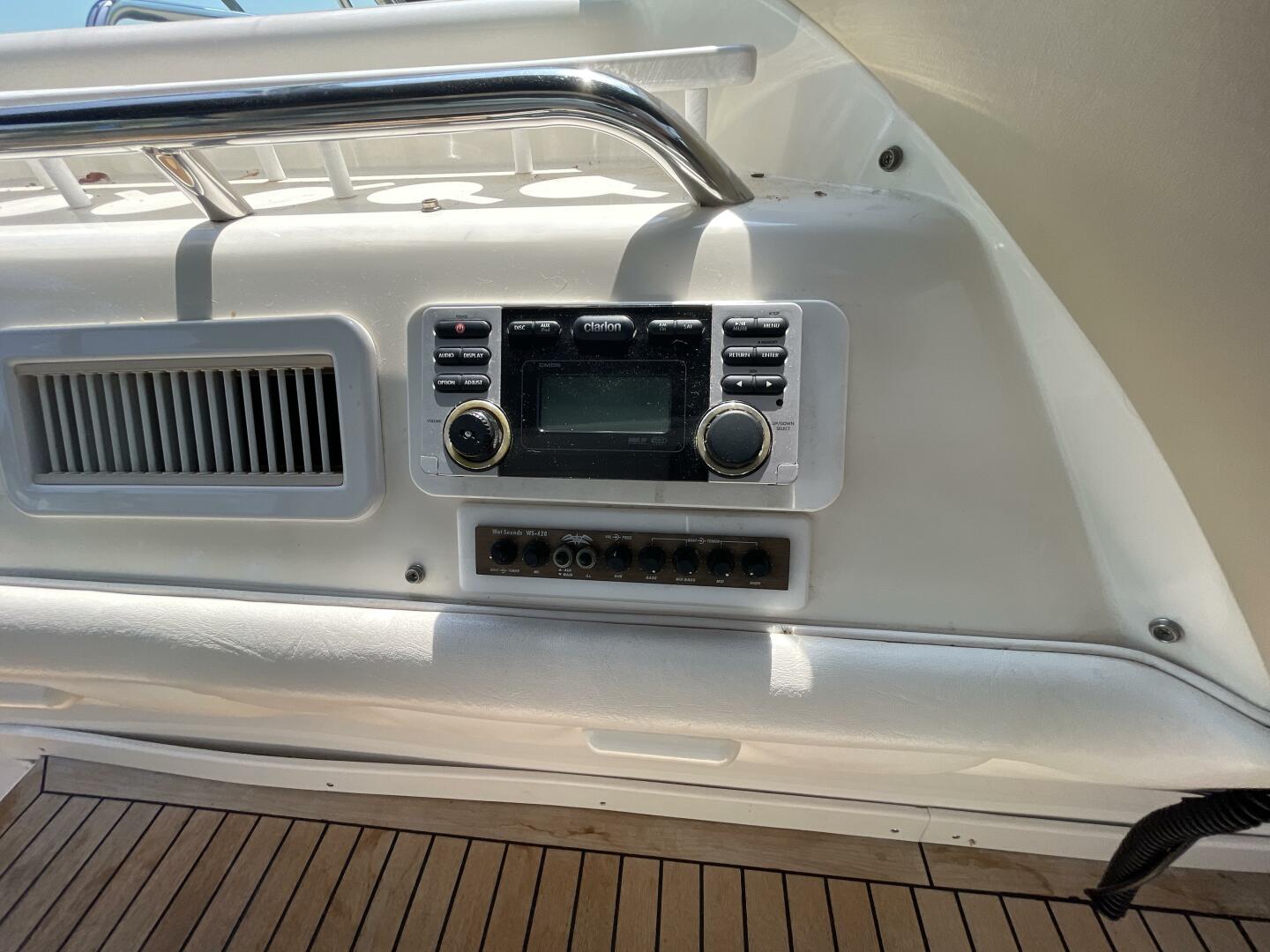 1998 Sea Ray 630 Super Sun Sport - Image 44