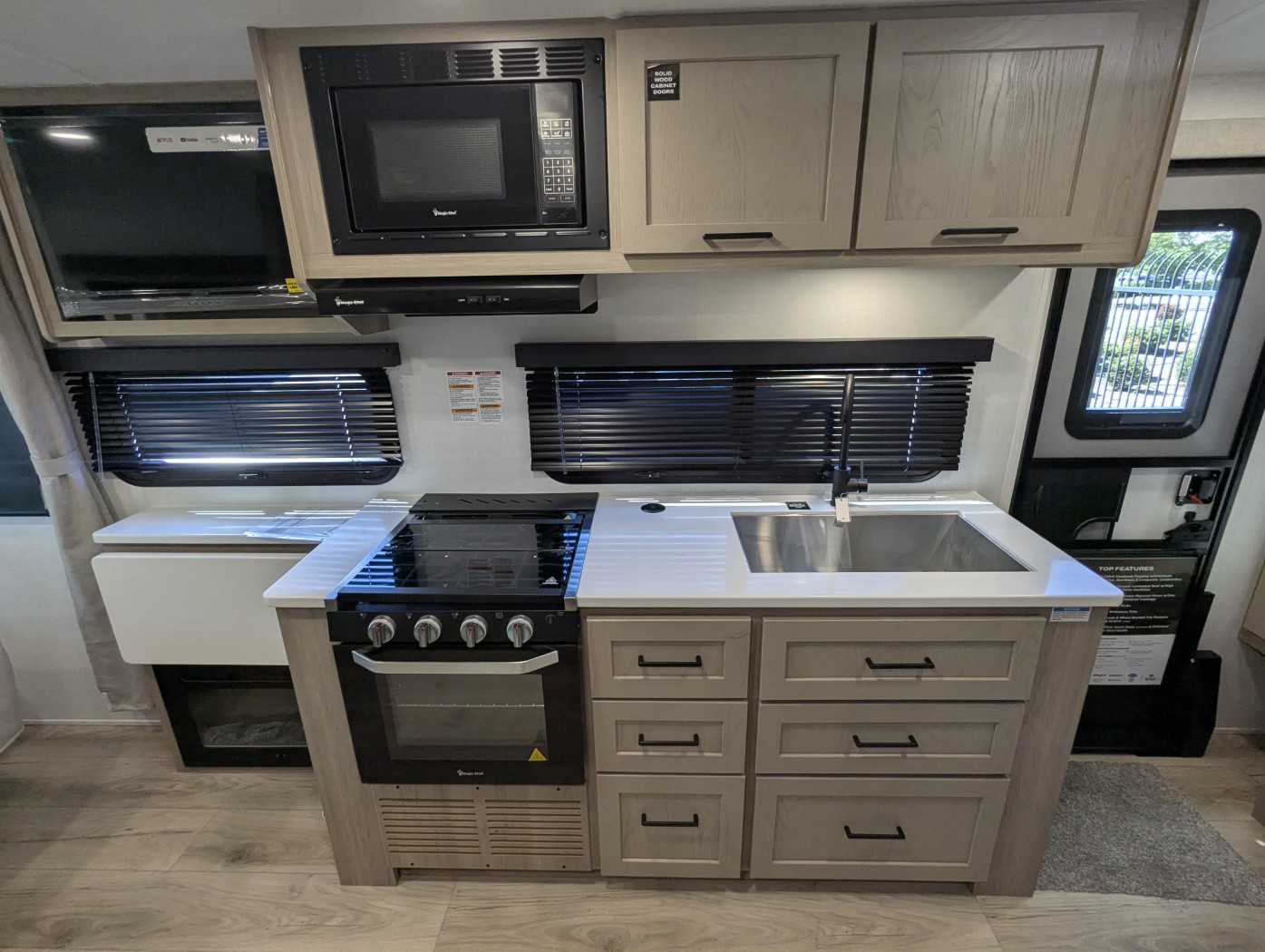 2026 Forest River Rockwood Mini Lite 2205S - Image 10