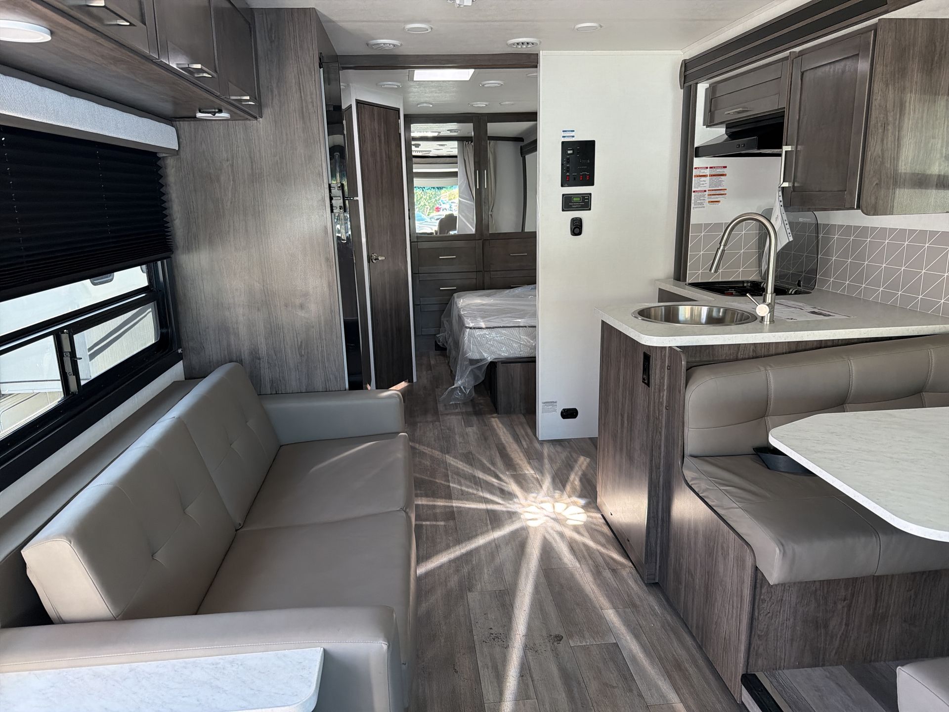2026 Entegra Coach Vision SE 27ASE - Image 22