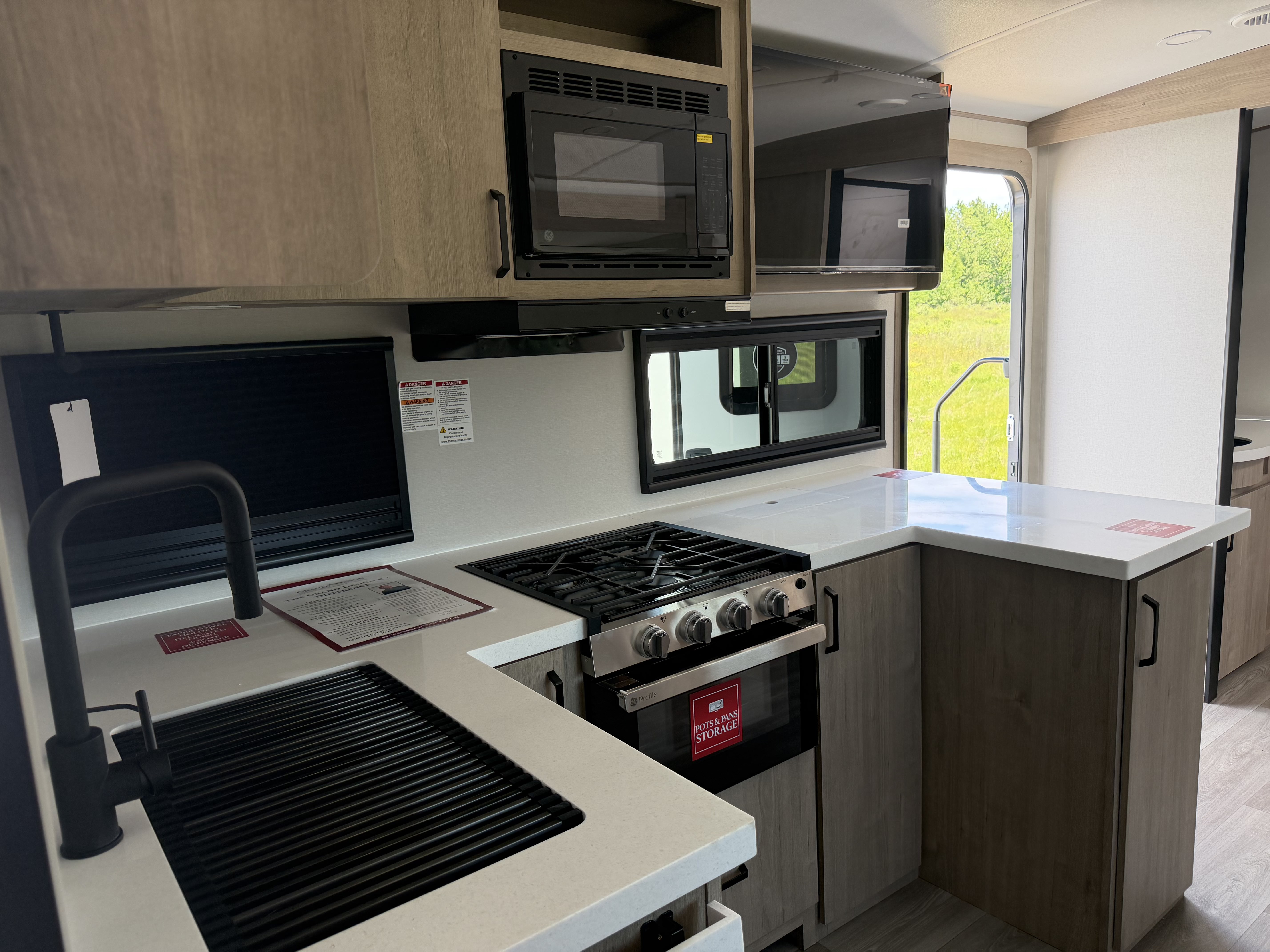 2027 Grand Design Imagine 2300MK - Image 5