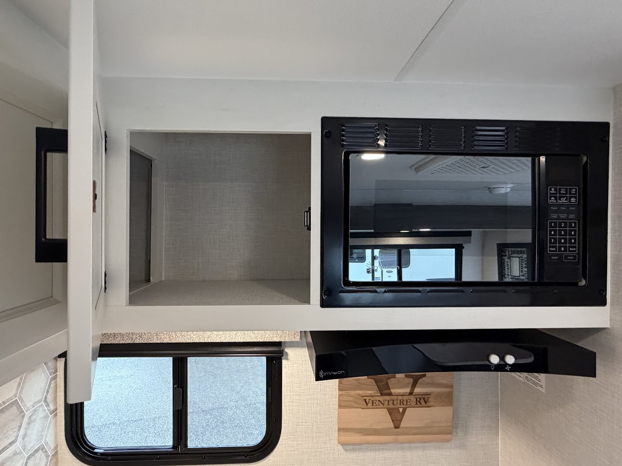 2026 VENTURE RV SPORTTREK STINGER 232VRL - Image 27
