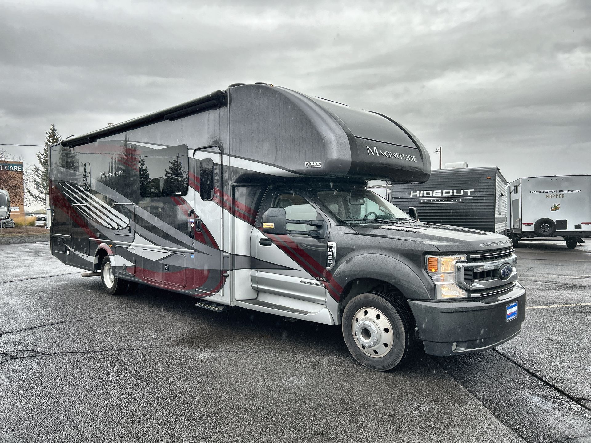 2021 Thor Motor Coach Magnitude SV34 - Image 17