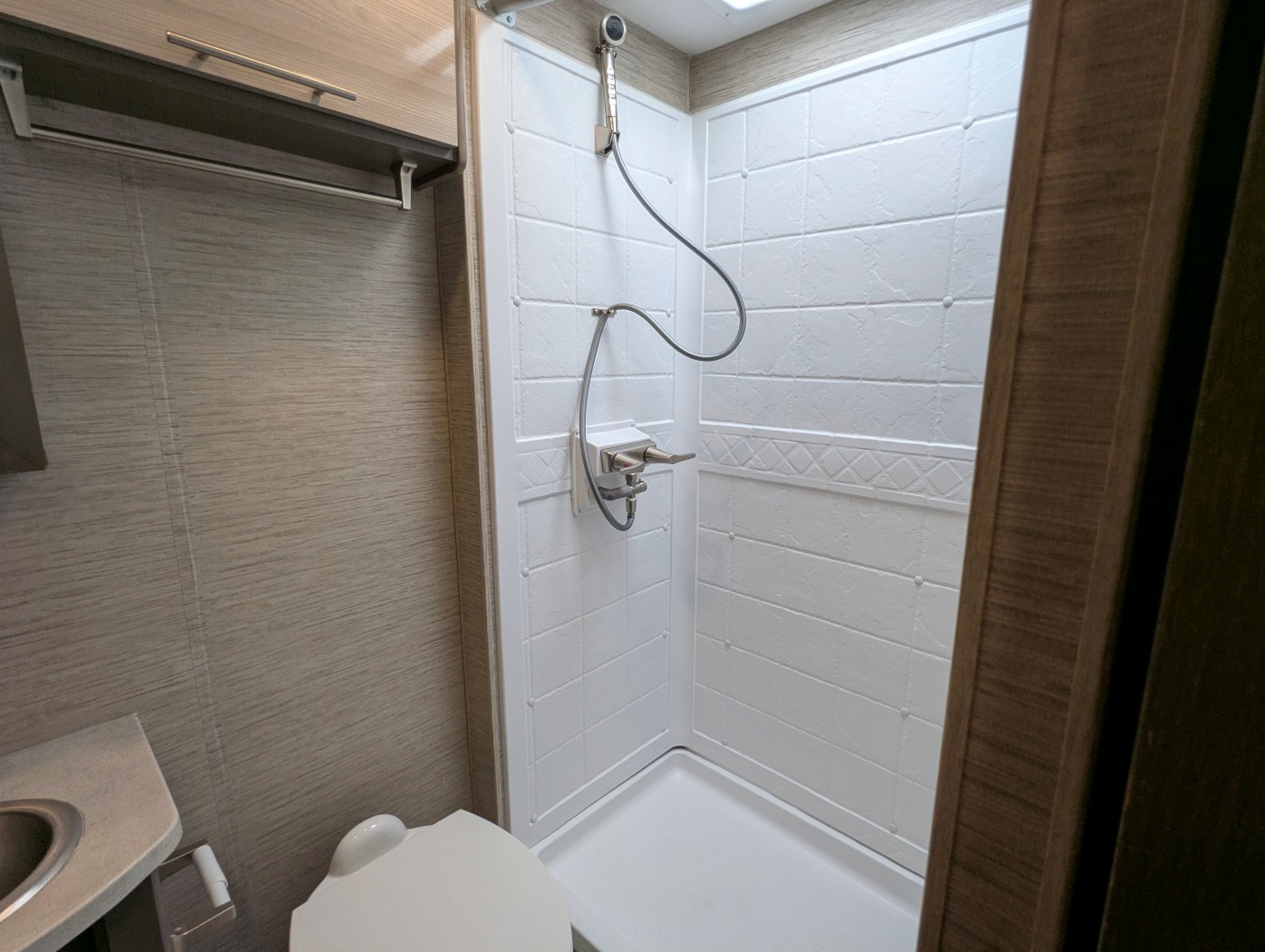 2023 Thor Motor Coach Axis 24.4 - Image 25