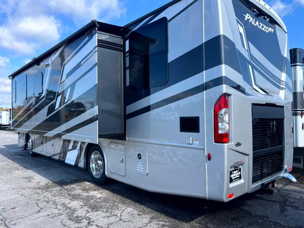 2026 THOR MOTOR COACH PALAZZO 33.6 - Image 3