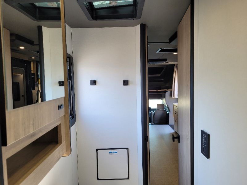 2026 Grand Design Lineage Series F 31ZW - Image 16